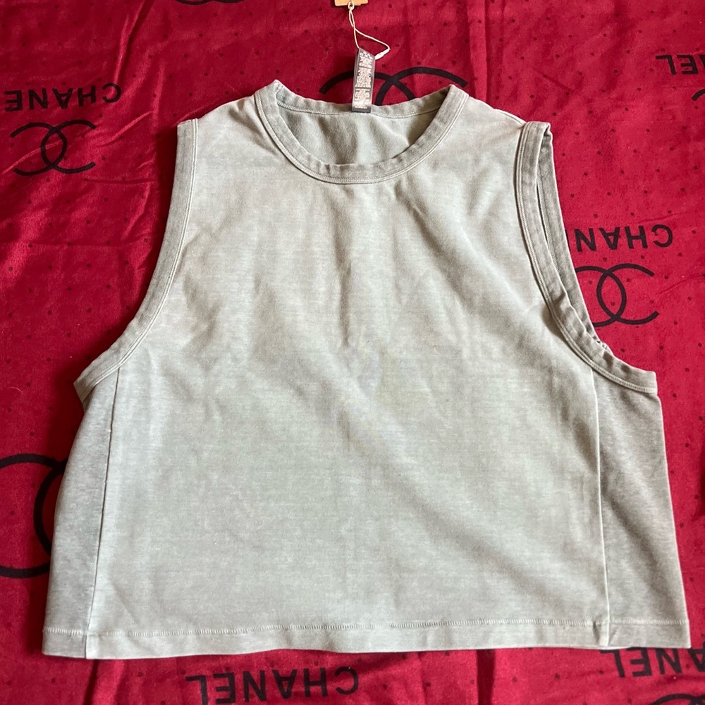 SKIMS Tank - Picture 2 of 5